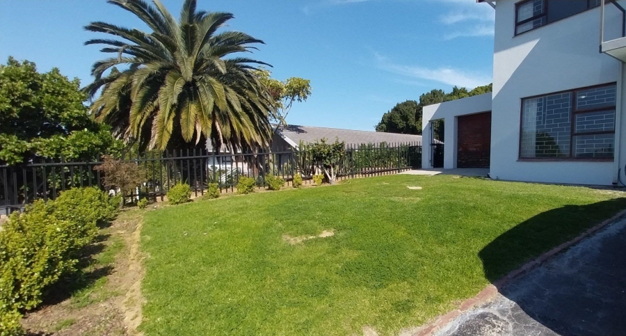 3 Bedroom Property for Sale in Loevenstein Western Cape
